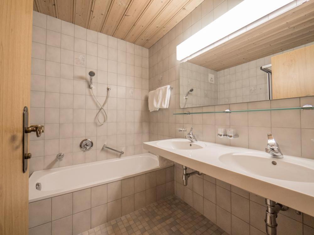 Ferienwohnungen Egger - Direkt An Der Spieljochbahn Fuegen Exterior photo